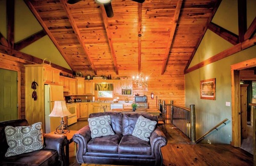 Garfield Cabin | Amazing Lake View Cabin