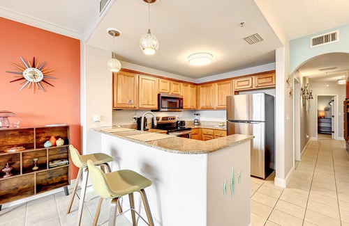 Florida Central Atlantic Coast Condo | Amazing Lake View! King Bed! Free Parking! Retro Style Near Disney!