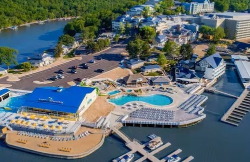 Lake of the Ozarks Condo | Amazing Lake Views! 2-3 Min from Margaritaville, located in charming Osage Beach
