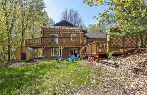 Tiny Cottage | Amazing Lakeview Retreat with Hot Tub, Sauna and Private Loft!