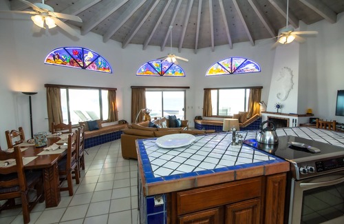 Las Conchas House | Amazing Las Conchas Beach Front with Heated Spa & Kayaks!