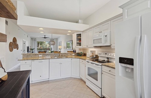 Naples Condo | Amazing Lazy River Pool located between Naples and Marco Island