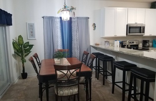 Gulf Shores Condo | Amazing location! 1mile away from the Beach! Spacious Condo in Gulf Shores😎