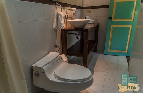 Montenegro Hotel | Amazing location/2 min from Coffe National Park/Outdoor Pool/Free WiFi & Parkgn