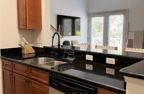 Gainesville House | Amazing Location! Alberts Place @ Midtown w/parking Walk to UF and the Stadium.