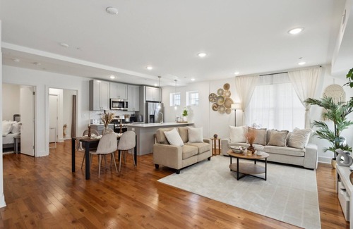 South Philadelphia Apartment | Amazing location, fully furnished with necessity.