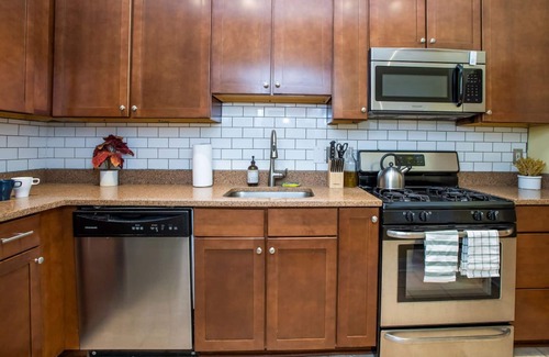 Downtown Baltimore House | Amazing location for conferences and ballgames with Free Parking!