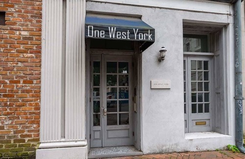Historic District - North Condo | Amazing Location| King Bed| Cute Downtown Condo