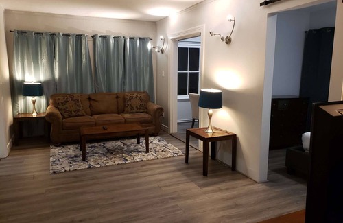Beverly Grove Apartment | Amazing location, full amenities!