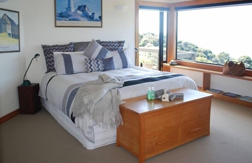 Taupo Bay House | Amazing lodge over looking Taupo Bay, stunning!