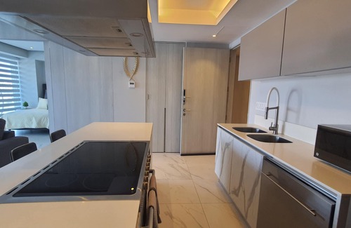 Isla Iguana Apartment | Amazing Loft in the Marina