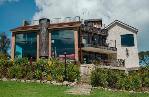 Sopo Cabin | Amazing Luxury Country House, Nearby Bogotá-Yerbabuena, Sauna, jacuzzi, pool table, etc.