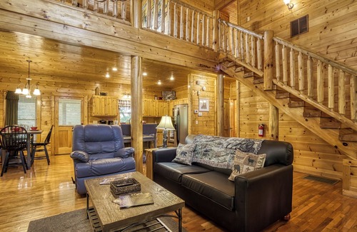 Caton Cabin | Amazing Luxury Log Cabin! Great Living Space! Mountain Views! 2 Jacuzzi Tubs!