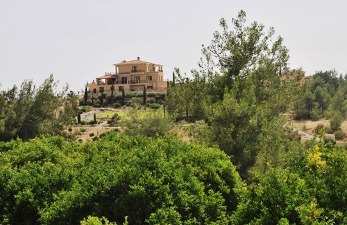 Argaka Villa | Amazing Luxury Villa, Enormous Heated Pool Jacuzzi, Gym, Games Room In Paphos,