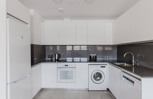 Palma-Palmilla Apartment | Amazing Martiricos - La Roca 2BR w/Washer, nr Food, by Blueground