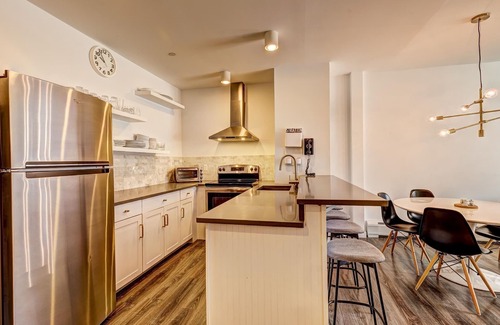 Stratton Mountain Condo | Amazing modern 2BR w views and 5 min walk to Village & Slopes