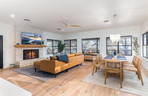 Canyon Lake House | Amazing Modern Farmhouse Retreat w/2 Suites