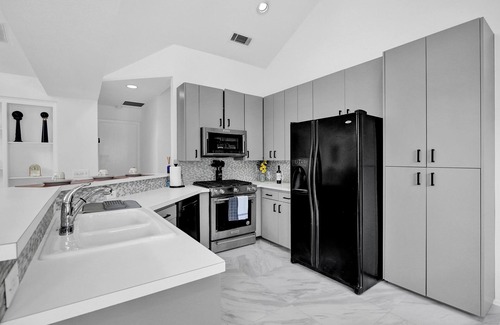 Far North Dallas House | Amazing Modern N Dallas Retreat, Superb location, Pet friendly, Salt water pool