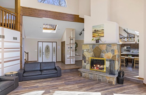East Stroudsburg House | Amazing Modern Lakefront Chateau in prime Pocono location