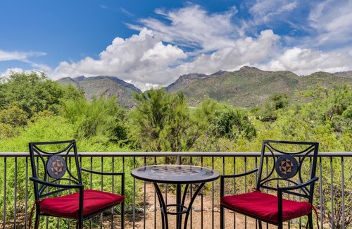 Tucson Condo | Amazing Mountain and Canyon Views! 3 Beds/2 Baths Condo.