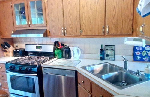 Drake House | Amazing mountain retreat/Relax on the only beach on the mountain/420 friendly
