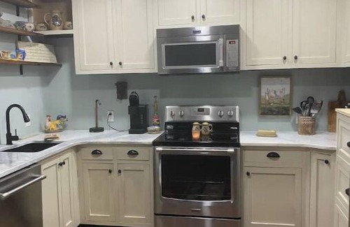 Cleveland Cabin | Amazing Mountain Views, Cabin, Private Farm Setting, Convenient Location