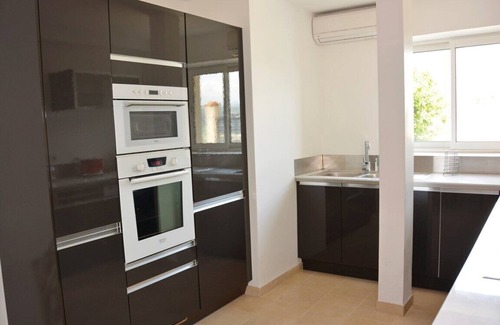 Saint-Laurent-du-Var Apartment | Amazing new 3 rooms - WIFI - AIRCON - SWIMMING POOL - GARDEN
