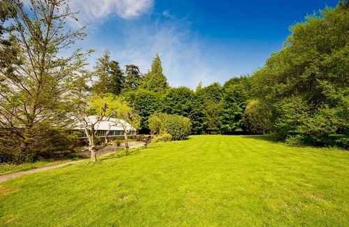New Forest District Cottage | Amazing New Forest location - Sleeps up to 14 people