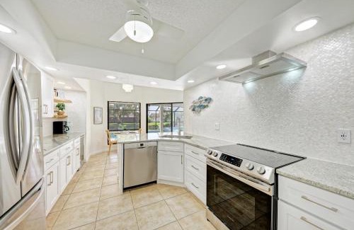 Palma Sola House | Amazing NEW saltwater pool/spa close to AMI & IMG!