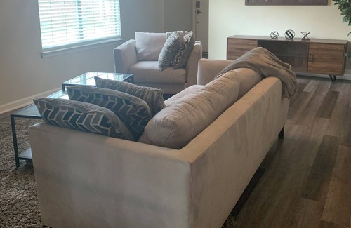 Southaven House | Amazing Newly Renovated Home!