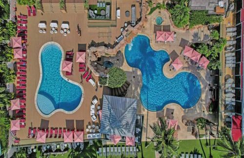 Mid Beach Apartment | Amazing Ocean View Condo Beach Service 1111