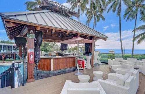 Mid Beach Apartment | Amazing Ocean View Condo Beach Service 1111
