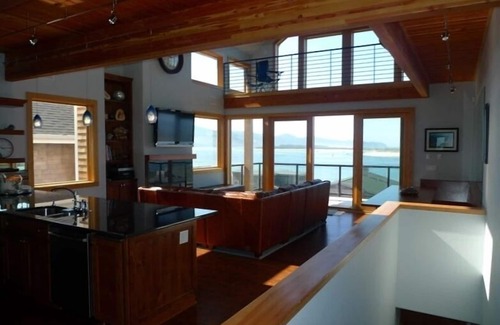Happy Camp Hideaway House | AMAZING OCEAN VIEW LUXURY Beach Home !The Skyscraper! Netarts