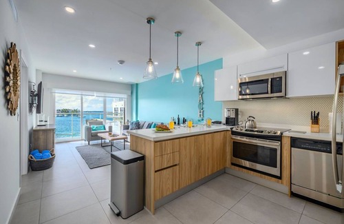 Palm Beach Condo | Amazing Ocean View- Ready to Enjoy!