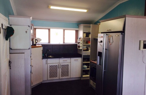 Gansbaai House | AMAZING OCEAN VIEWS + Beach Bungalow