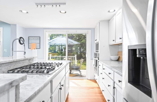Scarborough House | Amazing Ocean Views. Steps To The Beach & Fantastic Restaurants.