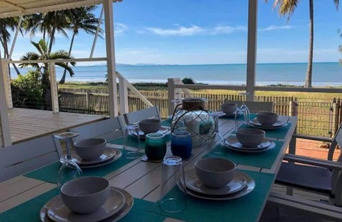 Saunders Beach House | Amazing Oceanfront retreat at Saunders Beach