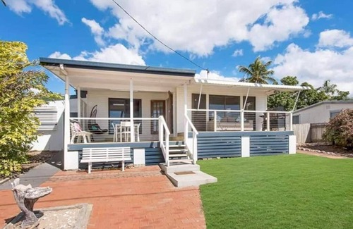 Saunders Beach House | Amazing Oceanfront retreat at Saunders Beach
