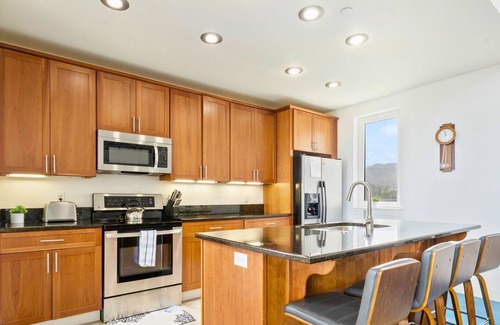 Rockaway Beach Condo | Amazing Oceanfront Views! Steps to the Sand! Rockaway 2BR Condo Nedonna Beach!