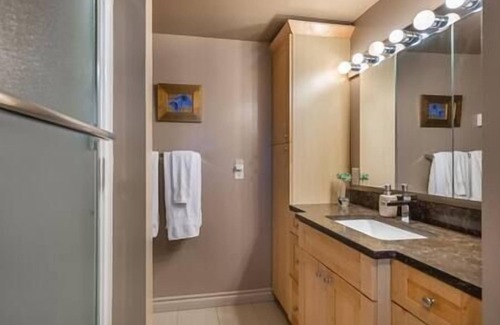 North Oyster Condo | Amazing Oceanview Condo w/Air conditioning , 2 Kayaks, Hot tub & Pool