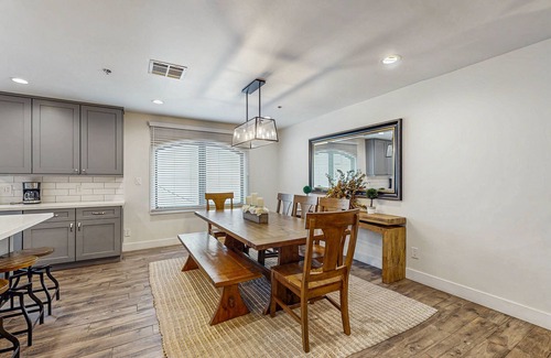 Arts District Condo | Amazing Old Town location above Grimaldi's Pizzeria - very walkable