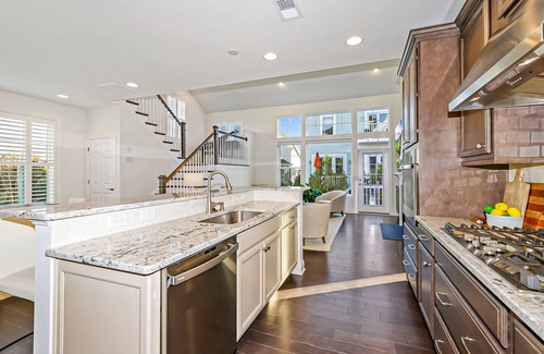 Long Neck House | Amazing Peninsula retreat with pools, hot tubs, sports courts, & ample golfing