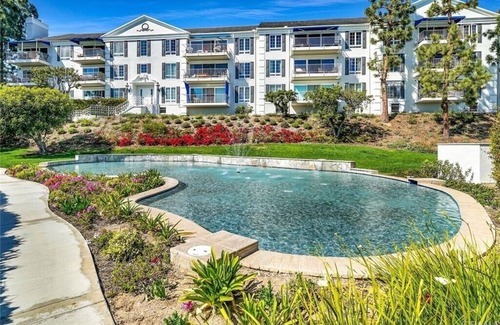 Santa Ana Heights Condo | Amazing PENTHOUSE Walk to the beach and Balboa Peninsula and to