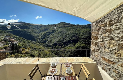 Apricale House | Amazing place, solarium & Hamam