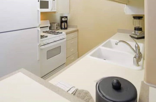 Canyon Corridor Condo | #AMAZING POOL! 2/1 POOLSIDE BAR n'GRILL! KITCHEN!