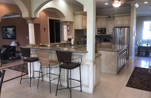 Dickinson House | AMAZING POOL Property Super Clean Villa Near Kemah TX: