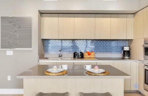Hollywood South Central Beach Apartment | Amazing Pools - Bay View - Parking Included