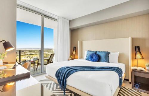 Hollywood South Central Beach Apartment | Amazing Pools - Bay View - Parking Included