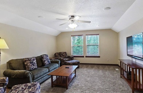 Priest River Ski Chalet | Amazing Priest Lake Home on Golf Course
