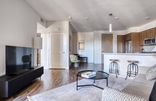 Centennial Apartment | Amazing Redwood City 1BR w/W/D, Gym & A/C, nr Caltrain, by Blueground
